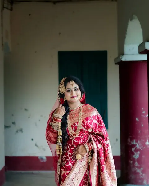 Elegant Gold Silk Saree - Made to Turn Heads