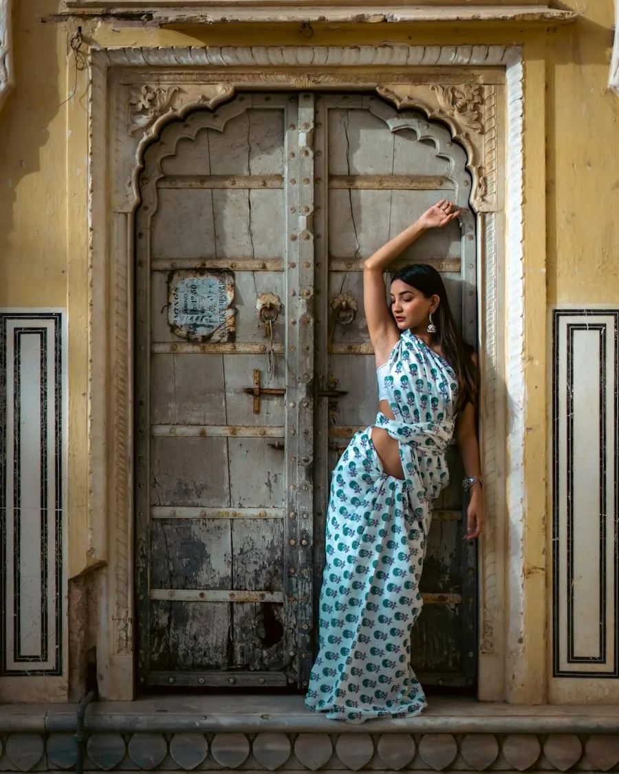 Modern White Organza Saree - Festive to Brunch Ready