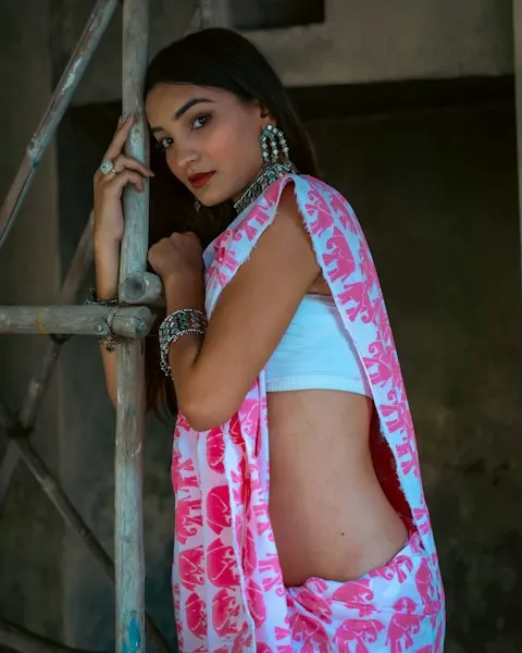 Modern White Organza Saree - Festive to Brunch Ready