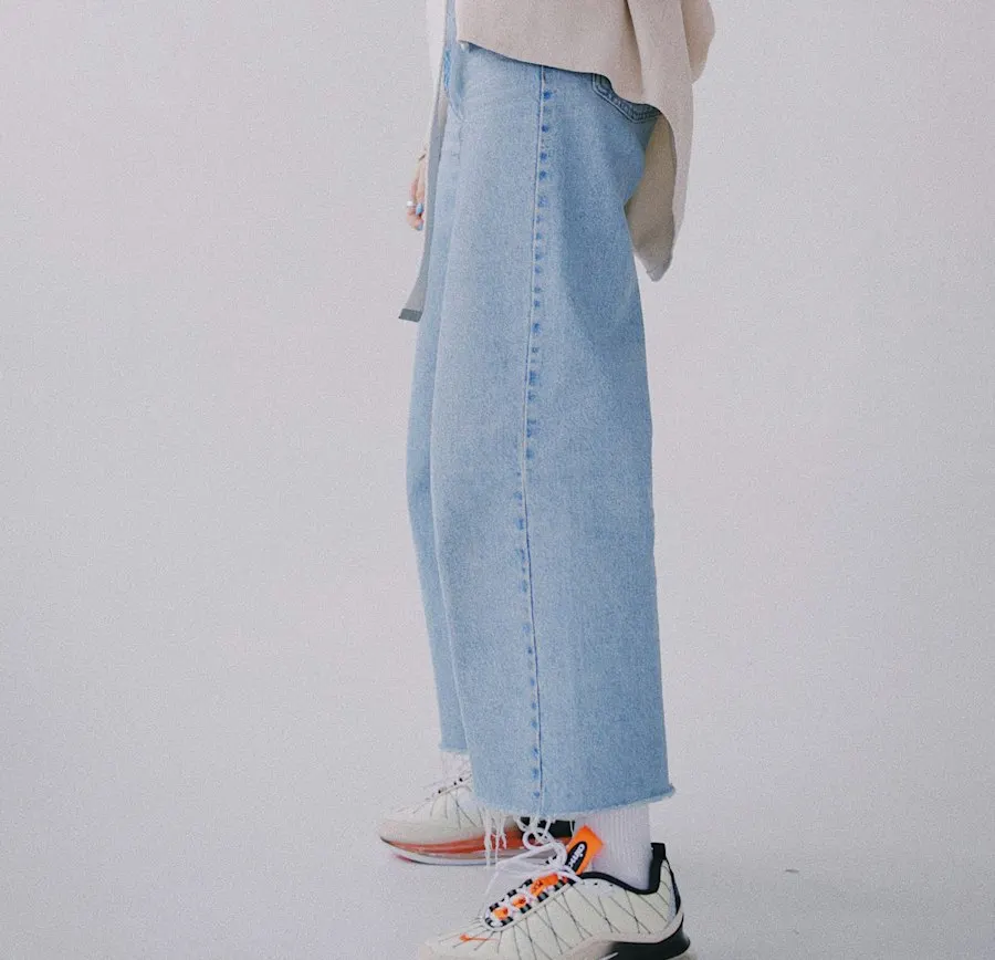 Modern White Denim Jeans - Insta-Ready Look