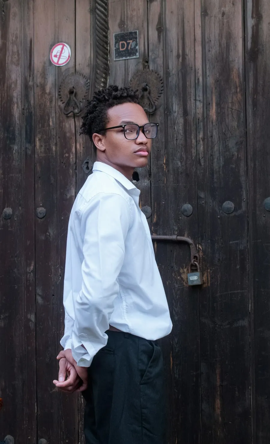 Modern White Poplin Shirt - Sharp, Easy Everyday Style