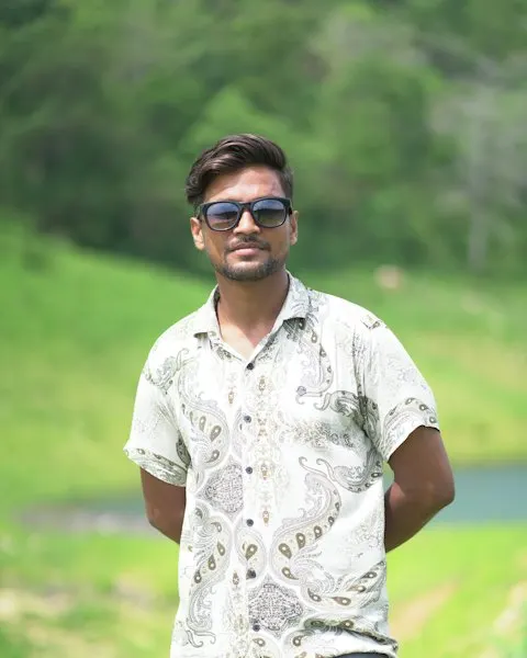 Rugged White Poplin Shirt - Standout Everyday Essential