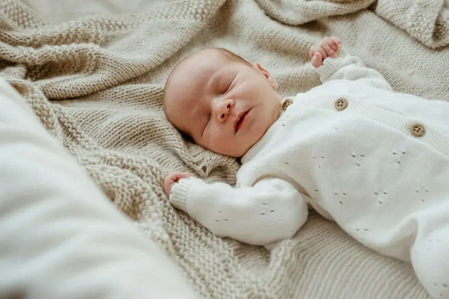 Cute Baby Outfit - Easy Wear for Busy Kids