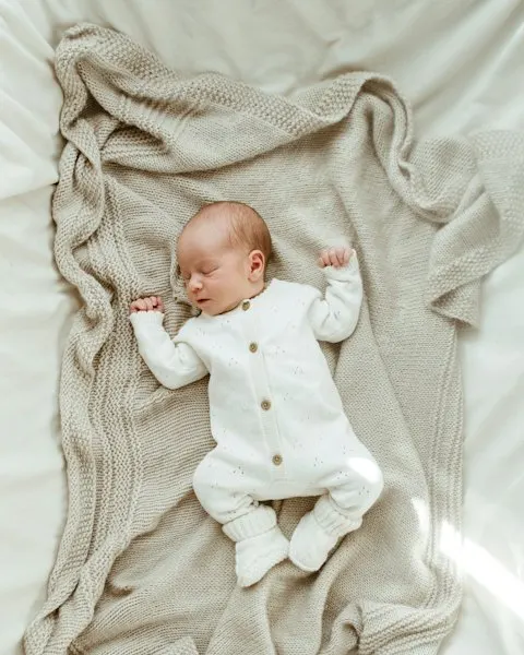 Cute Baby Outfit - Easy Wear for Busy Kids