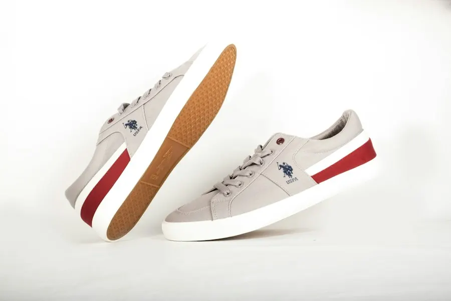Premium White Canvas Sneakers - Travel-Ready Favourite