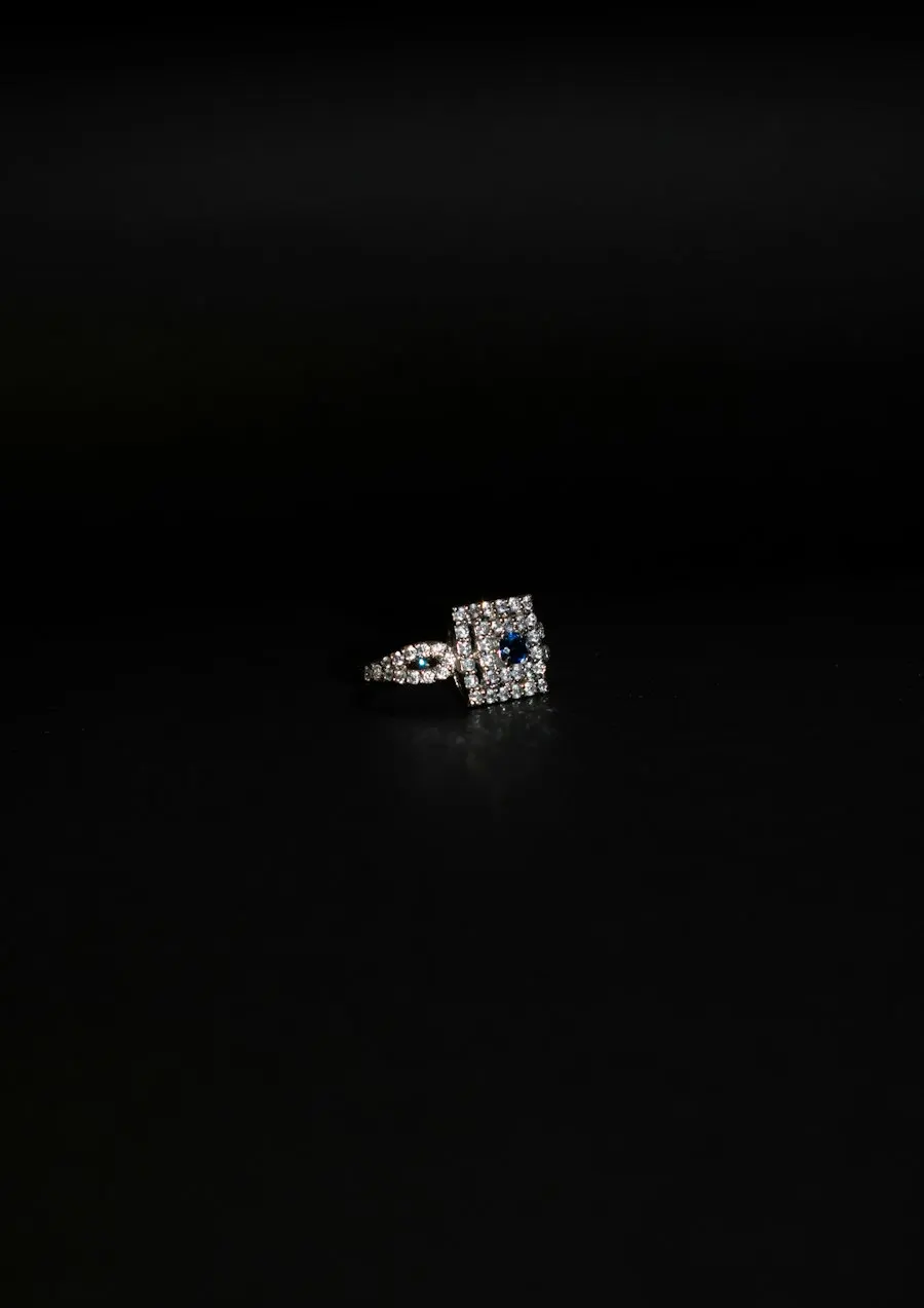 Luxe Black Ring - Effortless All-Day Glam