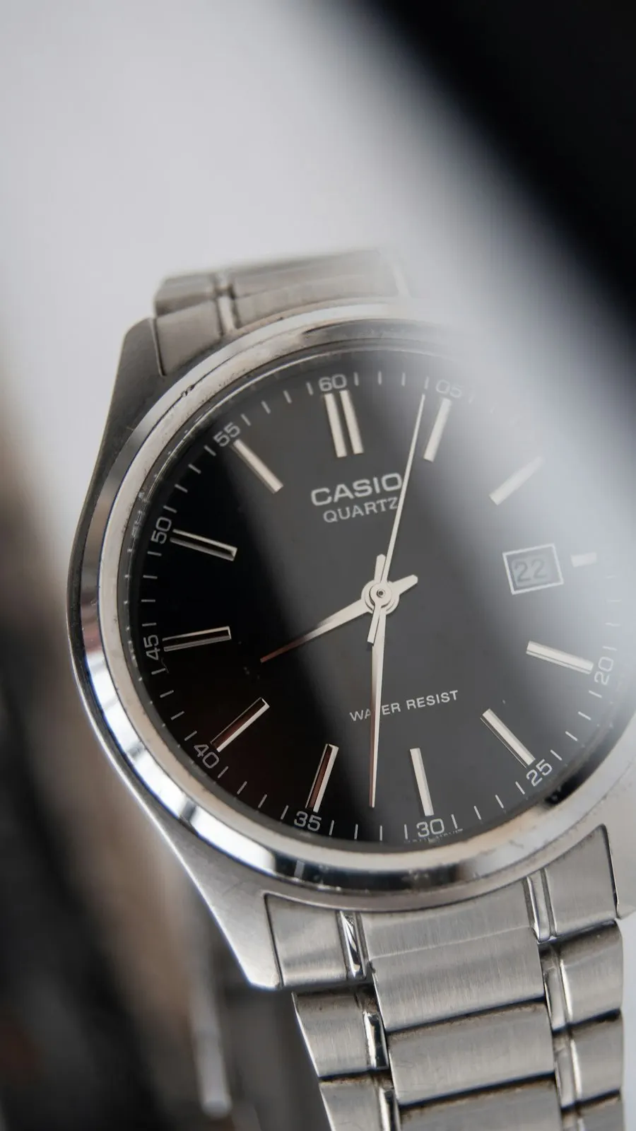 Iconic Stainless Steel Watch - Travel-Ready Favourite