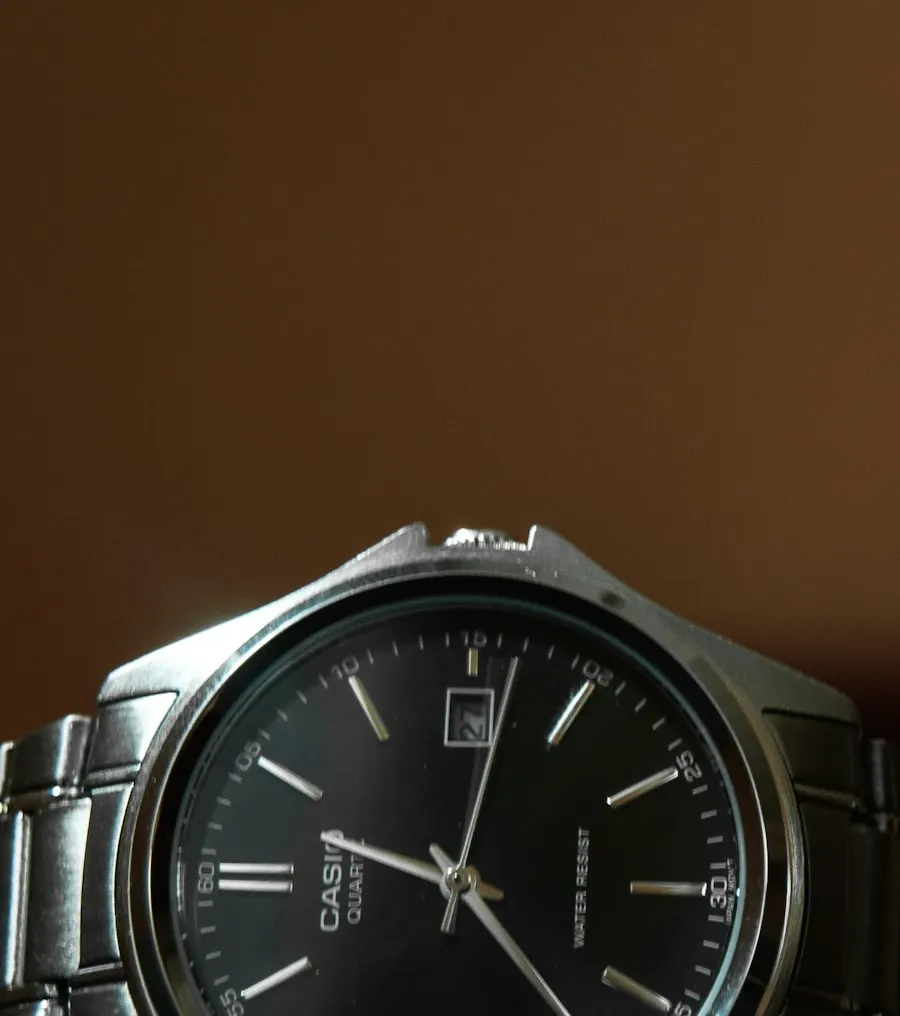 Iconic Stainless Steel Watch - Travel-Ready Favourite