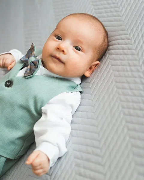 Cheerful Baby Outfit - Easy Wear for Busy Kids