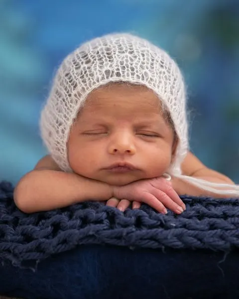 Playful White Knit Cap - Photo-Perfect Moments